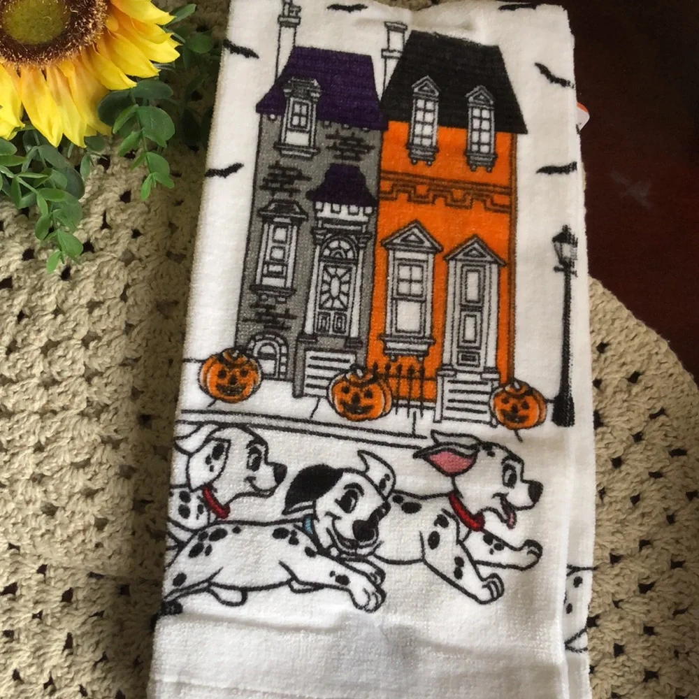 Disney 101 Dalmatians Halloween Kitchen Towels